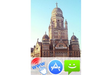 मुसळधार पावसाच्या आपत्कालीन स्थितीत पालिकेचा संपर्क तुटला मुसळधार पावसाच्या आपत्कालीन स्थितीत पालिकेचा संपर्क तुटला