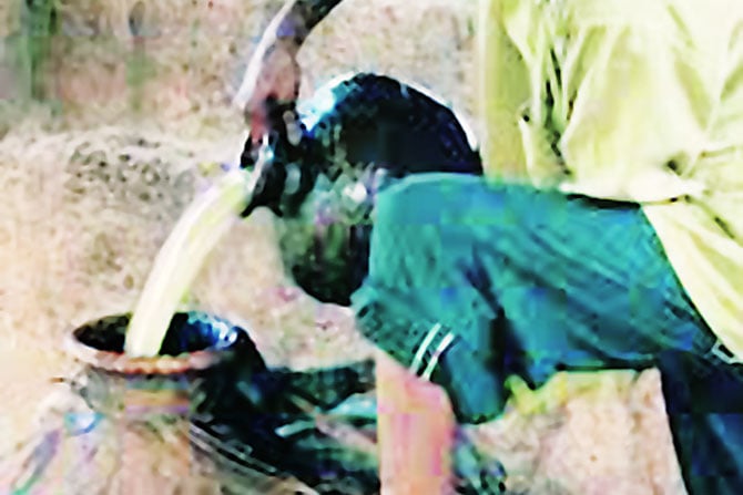 गुजरातमधील गावठी दारूची महाराष्ट्रात विक्री गुजरातमधील गावठी दारूची महाराष्ट्रात विक्री