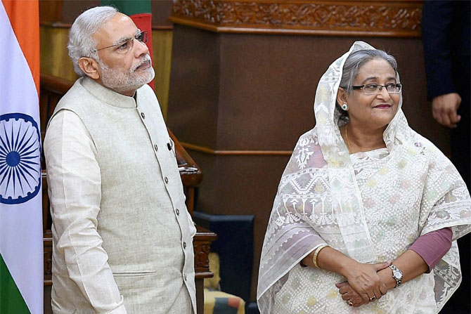 ‘एक महिला असूनही’वरून मोदी नेटकऱ्यांच्या रडारवर