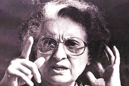 लादणं आणि लढणं.. लादणं आणि लढणं..