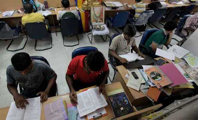 सीबीएसईच्या वैद्यकीय प्रवेश परीक्षेचे निकाल तूर्त स्थगित