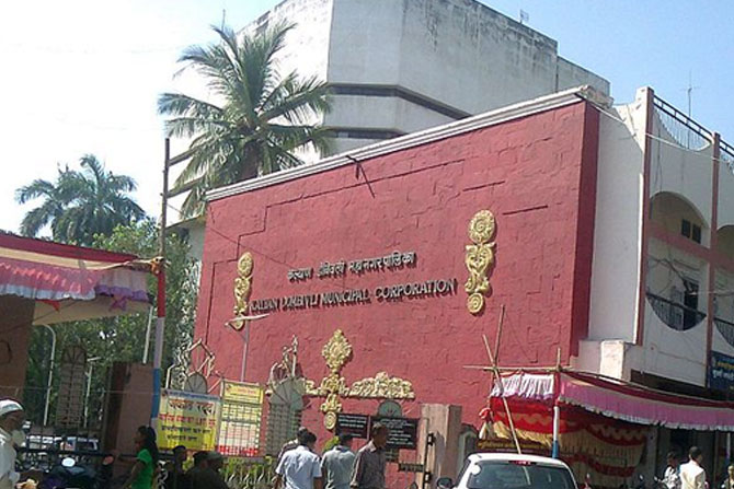 केडीएमसीच्या बदल्यांमध्ये घोळ केडीएमसीच्या बदल्यांमध्ये घोळ