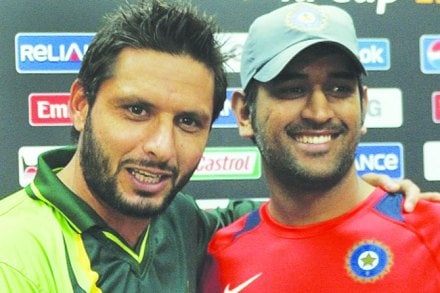 ‘धोनीने भारतीय क्रिकेटला दिलेले योगदान विसरू नका’-आफ्रिदी ‘धोनीने भारतीय क्रिकेटला दिलेले योगदान विसरू नका’-आफ्रिदी