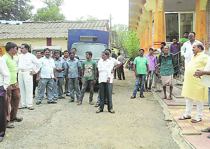 दप्तर नेण्यास भोपर ग्रामस्थांचा विरोध