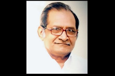 गांधी हत्येत हात असल्याचा सावरकरांवरील कलंक दूर करा – प्रा. शेषराव मोरे