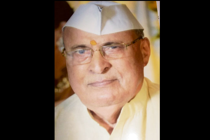 शिवसेनेचे माजी खासदार मोरेश्वर सावे यांचे निधन