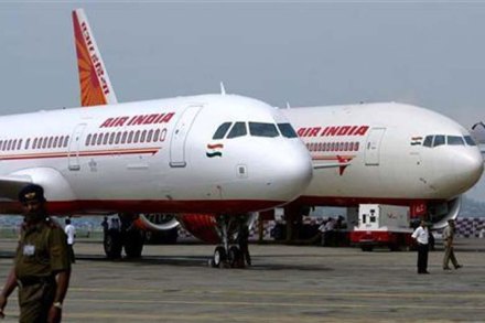 mumbai airport, Air India plane, died due to stuck in plane engine, Mishap, loksatta, loksatta news, marathi, marathi news mumbai airport, Air India plane, died due to stuck in plane engine, Mishap, loksatta, loksatta news, marathi, marathi news