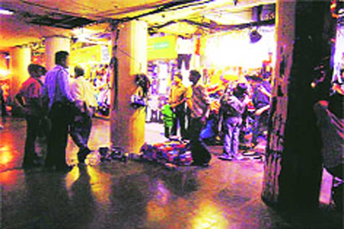 पादचारी भुयारी मार्गाची सुरक्षा वाऱ्यावर
