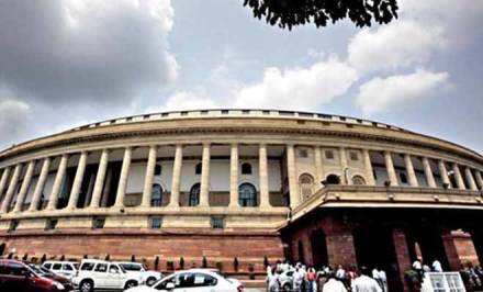 पगार आणि निवृत्तीवेतनात वाढ करण्याची खासदारांची मागणी