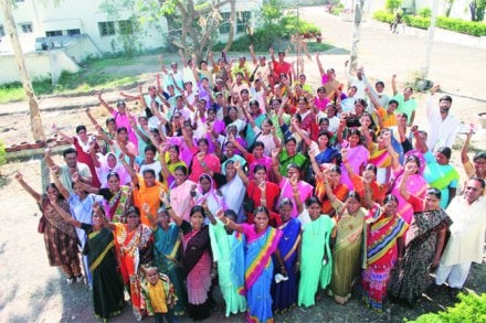 बाई झाली सरपंच, सुधारला गावाचा प्रपंच बाई झाली सरपंच, सुधारला गावाचा प्रपंच