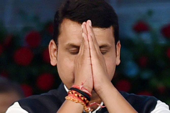 बुडितांचे तिमिर जावो.. बुडितांचे तिमिर जावो..