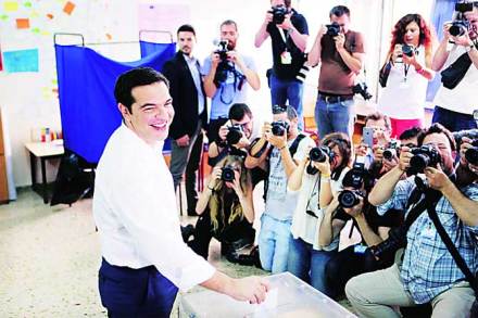 ग्रीसमधील नागरिकांचा बेलआऊटविरोधात कौल ग्रीसमधील नागरिकांचा बेलआऊटविरोधात कौल