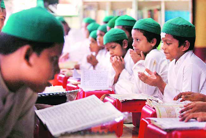 मदरशांच्या ‘आधुनिकीकरण’ योजनेची मेख मदरशांच्या ‘आधुनिकीकरण’ योजनेची मेख