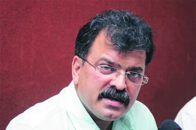 आव्हाड आता राष्ट्रवादीचा ओबीसी चेहरा आव्हाड आता राष्ट्रवादीचा ओबीसी चेहरा