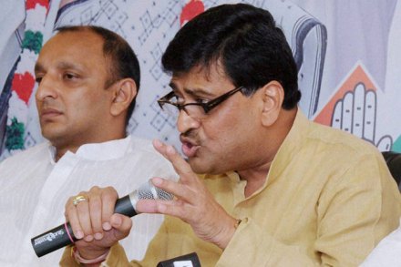 मंत्र्यांवरील आरोपांवरून लक्ष विचलित करण्यासाठीच भाजपकडून मदरशांचा मुद्दा मंत्र्यांवरील आरोपांवरून लक्ष विचलित करण्यासाठीच भाजपकडून मदरशांचा मुद्दा