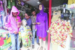 पालिका शाळांतील विद्यार्थ्यांना रेनकोट देण्यासाठी नव्याने प्रस्ताव