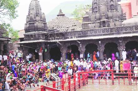 त्र्यंबकेश्वरमध्ये सिंहस्थातील वादाचा अजून एक अंक त्र्यंबकेश्वरमध्ये सिंहस्थातील वादाचा अजून एक अंक