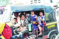 विद्यार्थी वाहतुकीतील रिक्षा बदलणार?