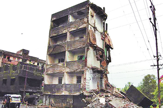 कल्याण, डोंबिवलीला ‘क्लस्टर’चे कवच? कल्याण, डोंबिवलीला ‘क्लस्टर’चे कवच?