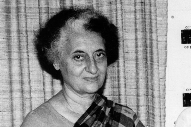 इंदिरा गांधी यांची ‘ठरवून केलेली आत्महत्या’?