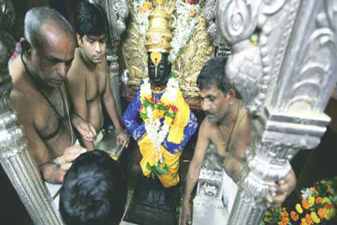 विठ्ठलाची पूजा एका तासात आटोपणार