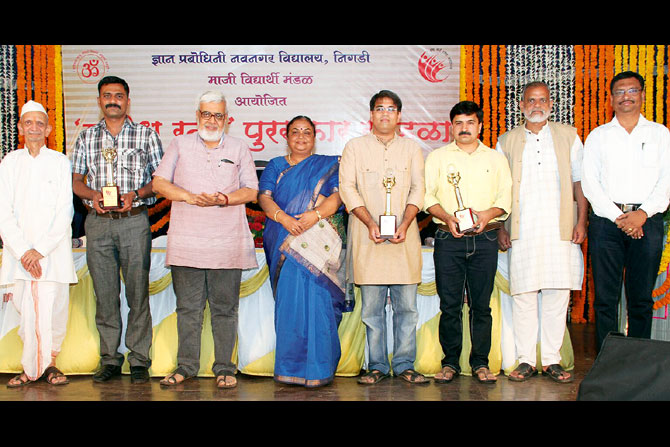प्रशासकीय अधिकाऱ्यांचे जनहितापेक्षा अन्य गोष्टींनाच महत्त्व – नीला सत्यनारायण प्रशासकीय अधिकाऱ्यांचे जनहितापेक्षा अन्य गोष्टींनाच महत्त्व – नीला सत्यनारायण