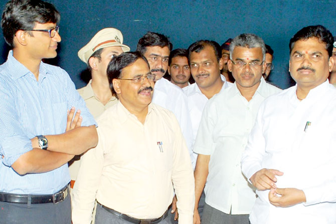 मुख्यमंत्र्यांचा पहिलाच जिल्हा दौरा लोणीला
