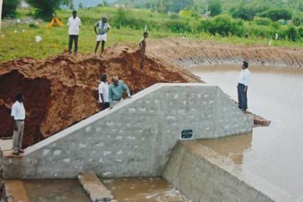 येवला विधानसभा मतदारसंघातील प्रलंबित जलसिंचन प्रकल्प आणि इंदिरा आवास योजनेतील वंचित लाभार्थ्यांची घरकुले हे प्रश्न त्वरित सोडविण्यात येतील, येवला विधानसभा मतदारसंघातील प्रलंबित जलसिंचन प्रकल्प आणि इंदिरा आवास योजनेतील वंचित लाभार्थ्यांची घरकुले हे प्रश्न त्वरित सोडविण्यात येतील,