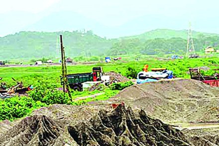वाळू ठेकेदारांना शंभर कोटींचा दंड!