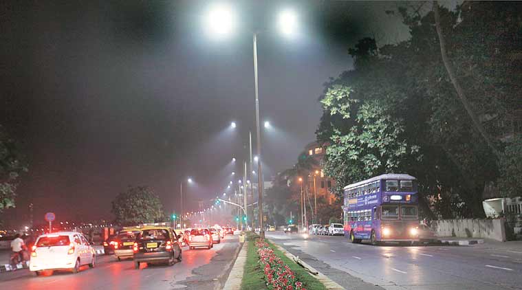 मरिन ड्राइव्हवर पिवळे एलईडी लावण्याचे आदेश मरिन ड्राइव्हवर पिवळे एलईडी लावण्याचे आदेश