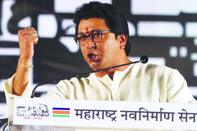 ‘महाराष्ट्रातील जातीयवादी राजकारणाला शरद पवारांची फूस’ ‘महाराष्ट्रातील जातीयवादी राजकारणाला शरद पवारांची फूस’