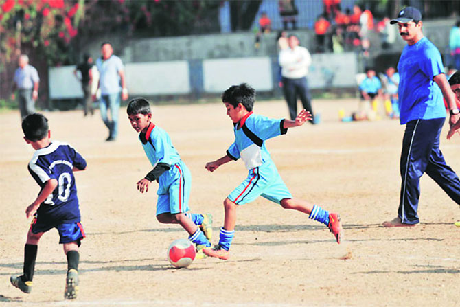 तासभर मैदानी खेळाचे दहा गुण तासभर मैदानी खेळाचे दहा गुण