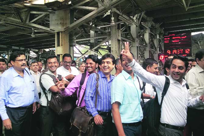मध्य रेल्वेवर महिला डब्यांमधील सीसीटीव्हीसाठी नकारघंटाच मध्य रेल्वेवर महिला डब्यांमधील सीसीटीव्हीसाठी नकारघंटाच