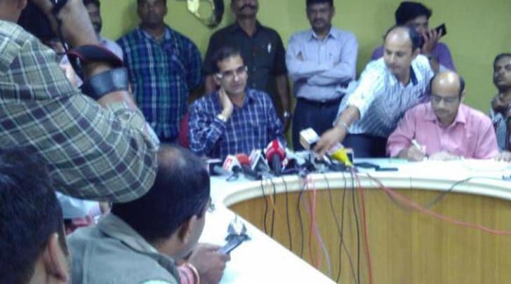 विद्यार्थ्यांनी मला डांबून ठेवले आणि शिवीगाळ केला, एफटीआयआयच्या संचालकांचा आरोप