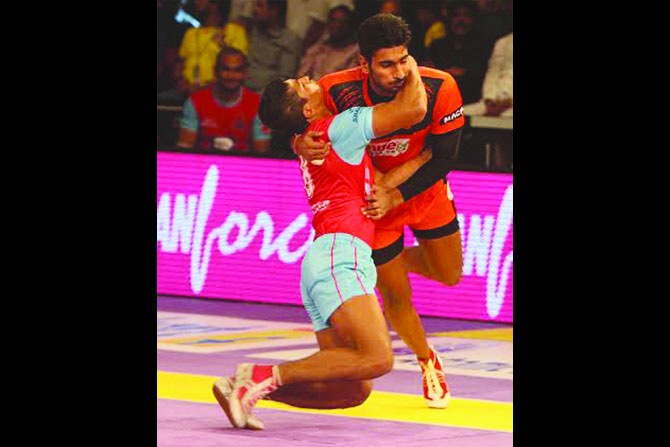 यू मुंबाचा विजयरथ जयपूरने रोखला ; तेलुगू टायटन्स अव्वल यू मुंबाचा विजयरथ जयपूरने रोखला ; तेलुगू टायटन्स अव्वल
