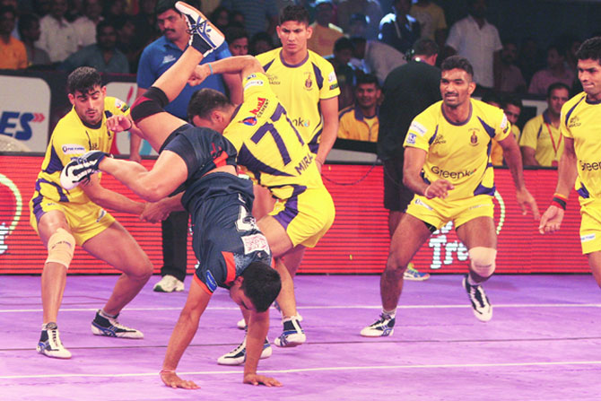 टायटन्सच्या विजयाचा ‘दीपक’
