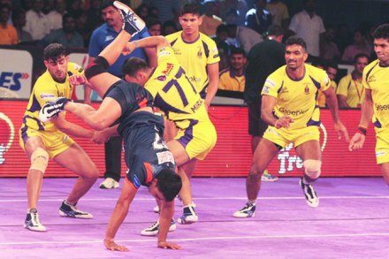 टायटन्सच्या विजयाचा ‘दीपक’