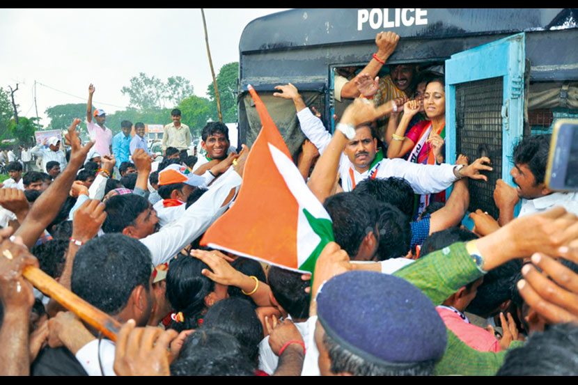 मराठवाडय़ात राष्ट्रवादीचे आंदोलन मराठवाडय़ात राष्ट्रवादीचे आंदोलन