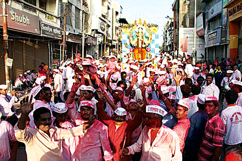 औरंगाबादकरांचा विघ्नहर्त्यांला निरोप औरंगाबादकरांचा विघ्नहर्त्यांला निरोप