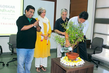 ‘ग्रीन कॉलेज, क्लिन कॉलेज’ योजनेला प्रारंभ,सुमारे ८०० महाविद्यालयीन विद्यार्थी सहभागी ‘ग्रीन कॉलेज, क्लिन कॉलेज’ योजनेला प्रारंभ,सुमारे ८०० महाविद्यालयीन विद्यार्थी सहभागी