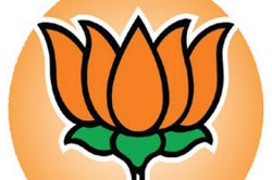 करवीरनगरीत गणेशोत्सवात राजकीय फटाके