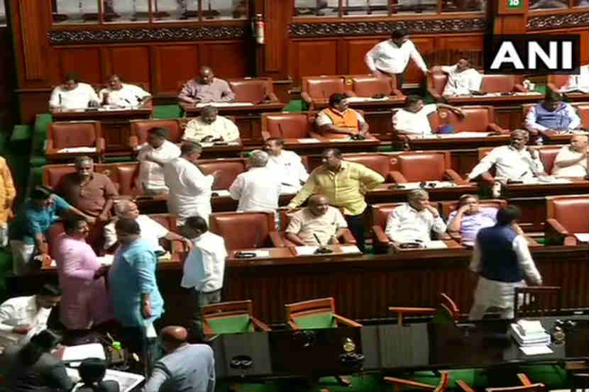 कर्नाटक: विश्वासदर्शक ठरावावर निर्णय नाहीच; भाजपा आमदारांचा सभागृहात ठिय्या