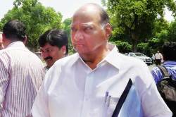 संकटग्रस्त शेतकऱ्यांच्या मदतीसाठी  केंद्राला साकडे घालणार – पवार