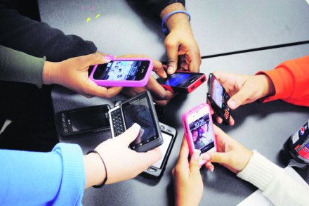माणुसकीला हरवणारे तंत्रज्ञान! माणुसकीला हरवणारे तंत्रज्ञान!