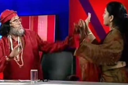 वृत्तवाहिनीवरील लाईव्ह चर्चेत धर्मगुरूंमध्ये हाणामारी