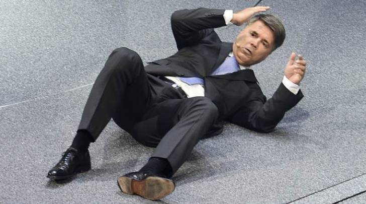 BMW CEO Harald Krueger collapses during the BMW presentation on the first press day of the Frankfurt Auto Show IAA in Frankfurt, Germany, Tuesday, Sept. 15, 2015. The car show runs through Sept. 27. (AP Photo/Jens Meyer) BMW CEO Harald Krueger collapses during the BMW presentation on the first press day of the Frankfurt Auto Show IAA in Frankfurt, Germany, Tuesday, Sept. 15, 2015. The car show runs through Sept. 27. (AP Photo/Jens Meyer)