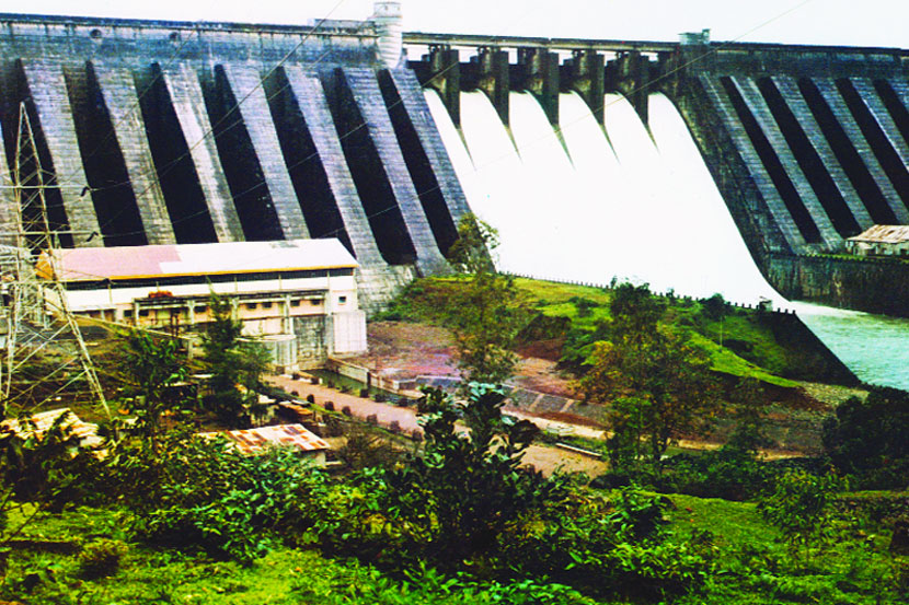 पावसामुळे धुळे जिल्ह्य़ातील धरणांच्या जलसाठय़ात वाढ पावसामुळे धुळे जिल्ह्य़ातील धरणांच्या जलसाठय़ात वाढ
