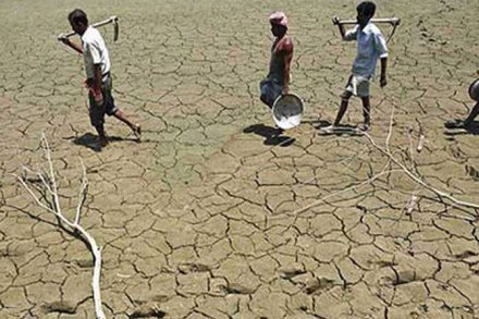 आत्महत्याग्रस्त शेतकऱ्यांच्या मुलांसाठी शिक्षणासाठी दरमहा साडेसातशे रुपये देणार