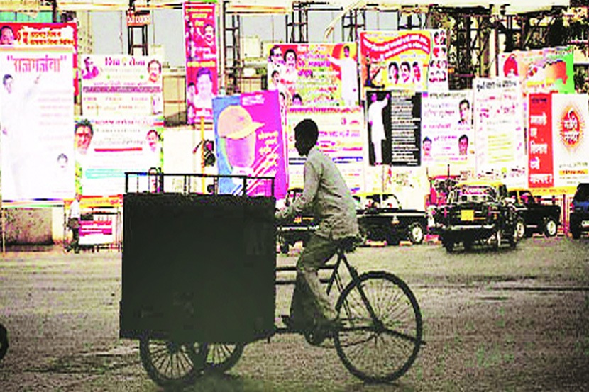 ठाण्यात फलकबाजीला लगाम!