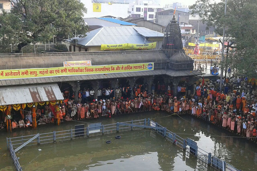 गुळासारखा गुळदगड..